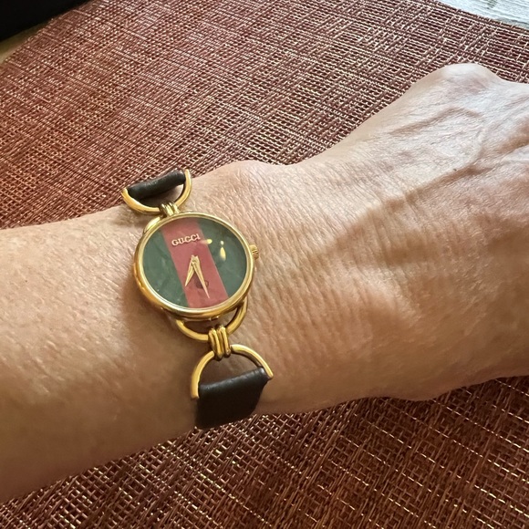 GUCCI 6000L Watch. Rare ❤️❤️❤️ Reduced from $489 - Picture 9 of 9